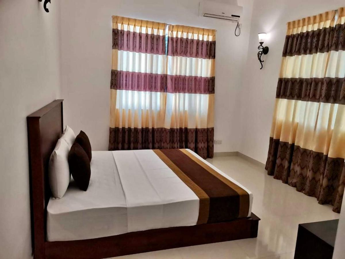 Aradhana Airport Transit Hotel คาตุนายากา ภายนอก รูปภาพ
