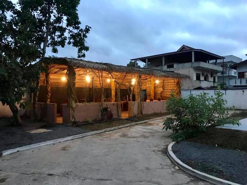 Aradhana Airport Transit Hotel คาตุนายากา ภายนอก รูปภาพ