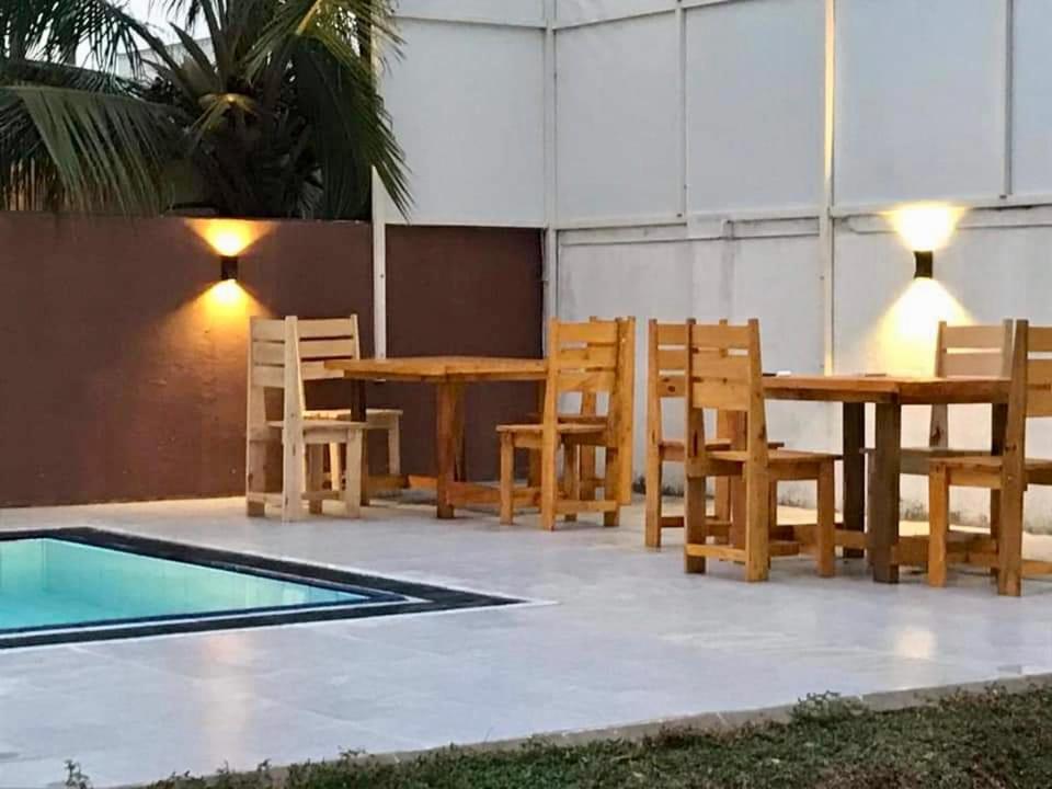 Aradhana Airport Transit Hotel คาตุนายากา ภายนอก รูปภาพ