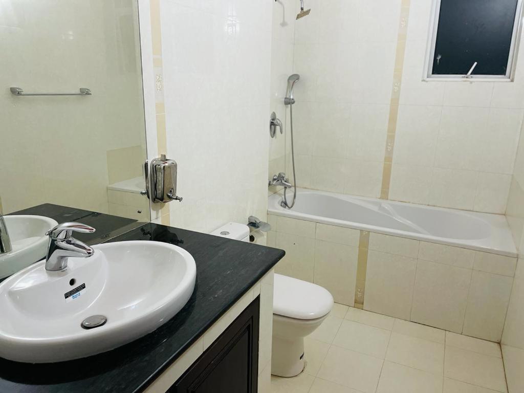 Aradhana Airport Transit Hotel คาตุนายากา ภายนอก รูปภาพ